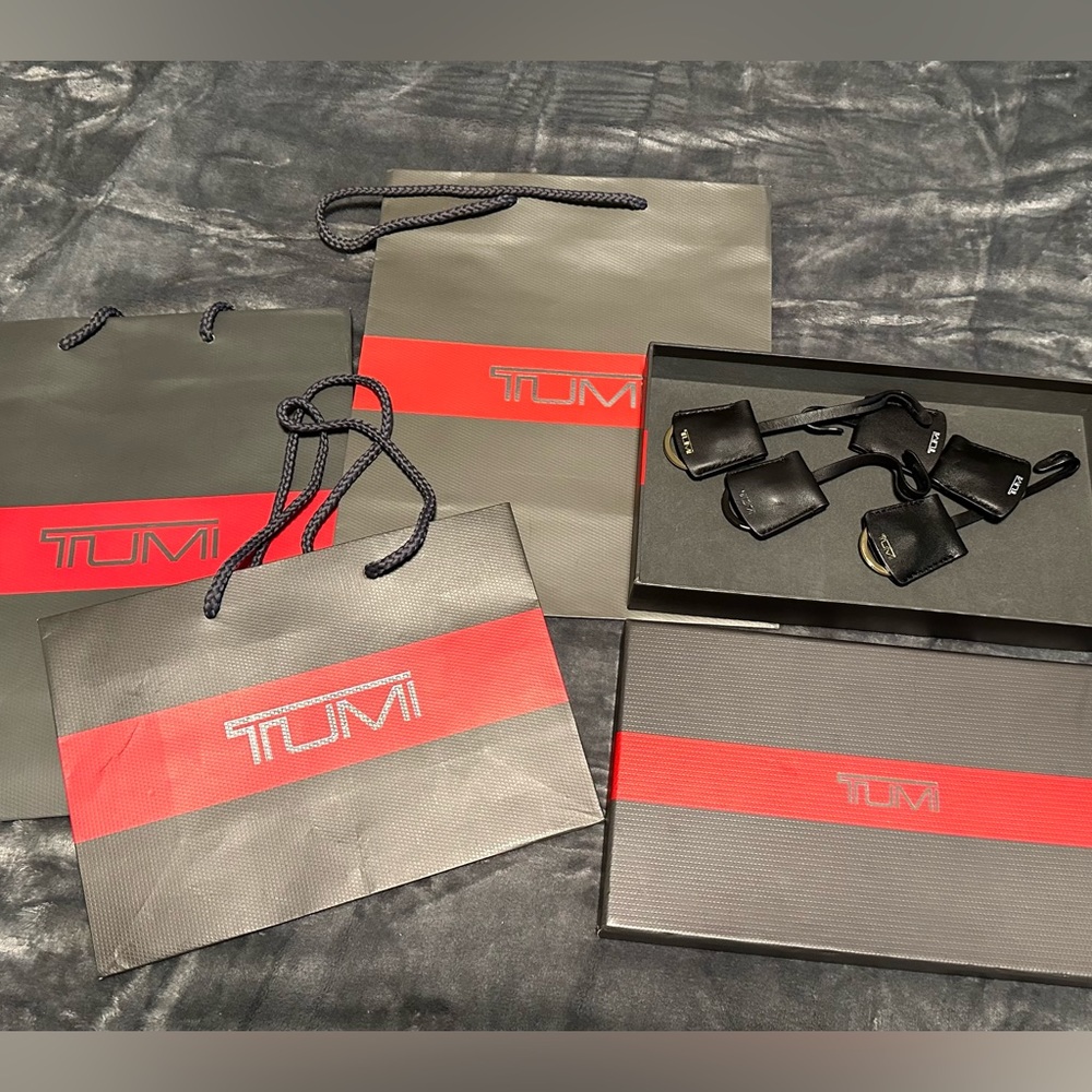 Tumi